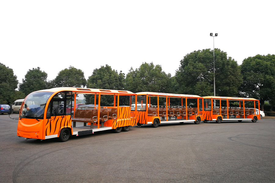 Elektrický otvorený model typu I s prívesnou sekciou vyhliadkové auto